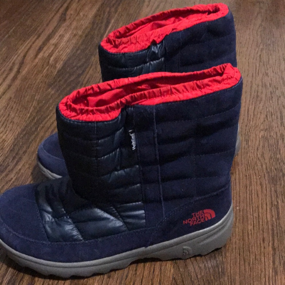 The North Face boys snow boots